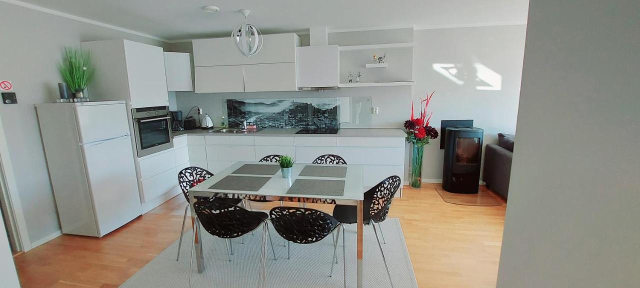Bjornestrand Fjordside View เบอร์เกน ภายนอก รูปภาพ