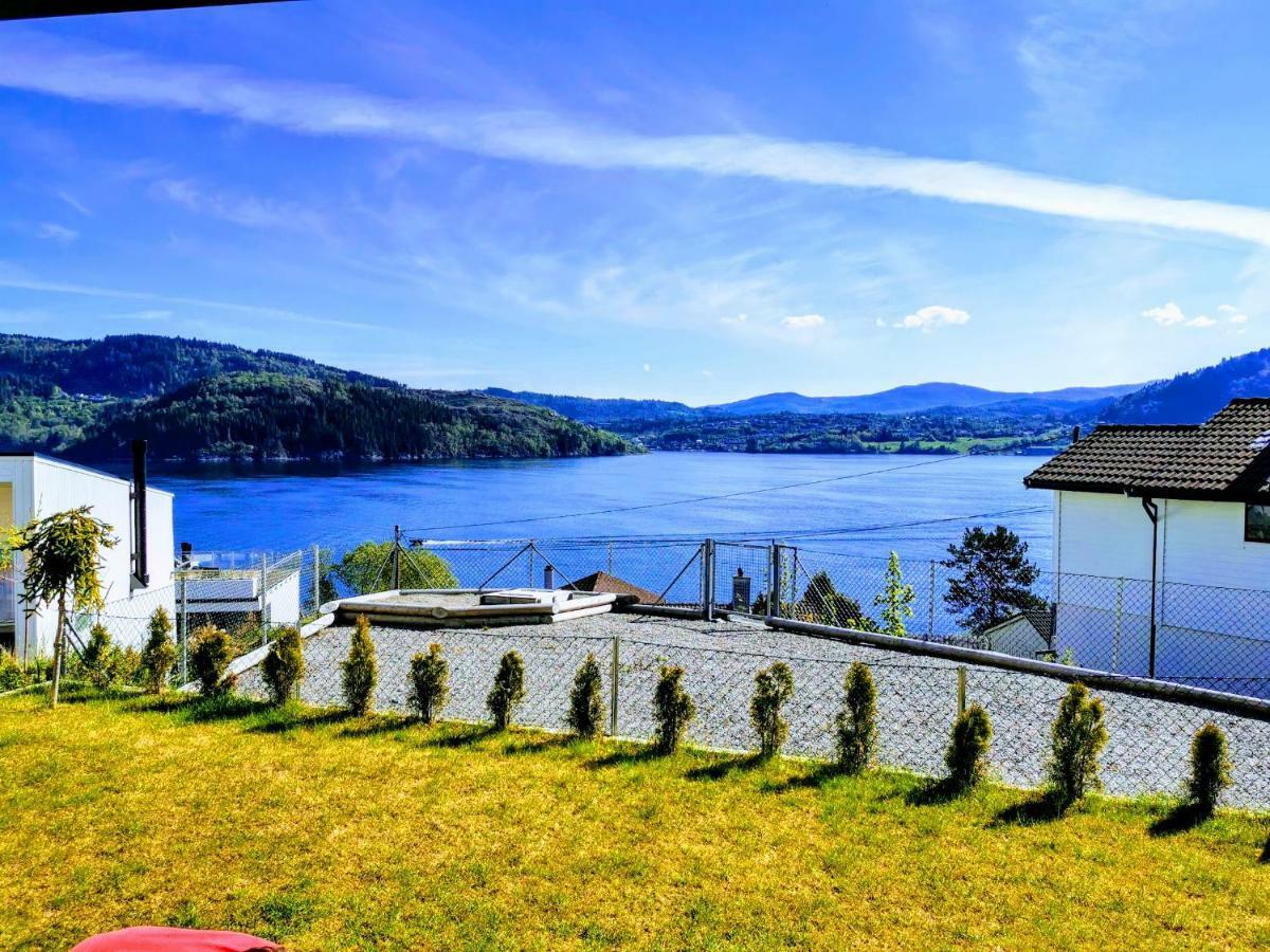 Bjornestrand Fjordside View เบอร์เกน ภายนอก รูปภาพ