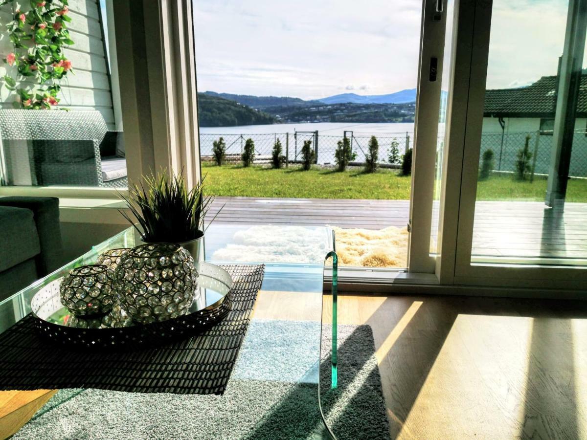 Bjornestrand Fjordside View เบอร์เกน ภายนอก รูปภาพ