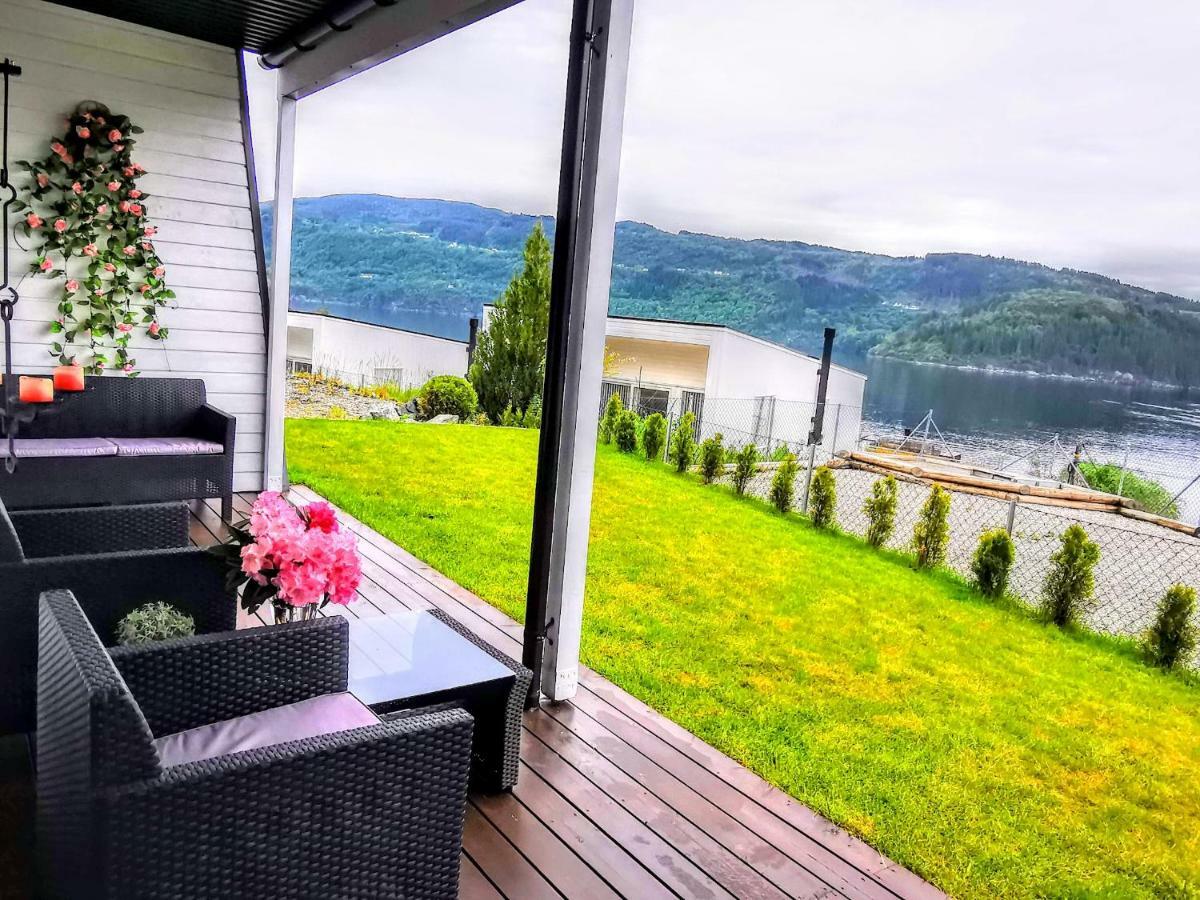Bjornestrand Fjordside View เบอร์เกน ภายนอก รูปภาพ