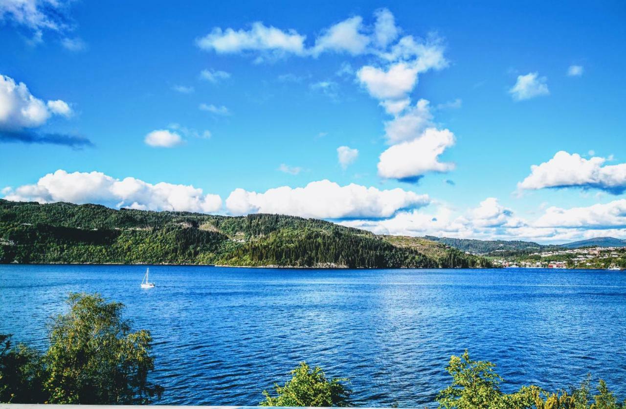 Bjornestrand Fjordside View เบอร์เกน ภายนอก รูปภาพ